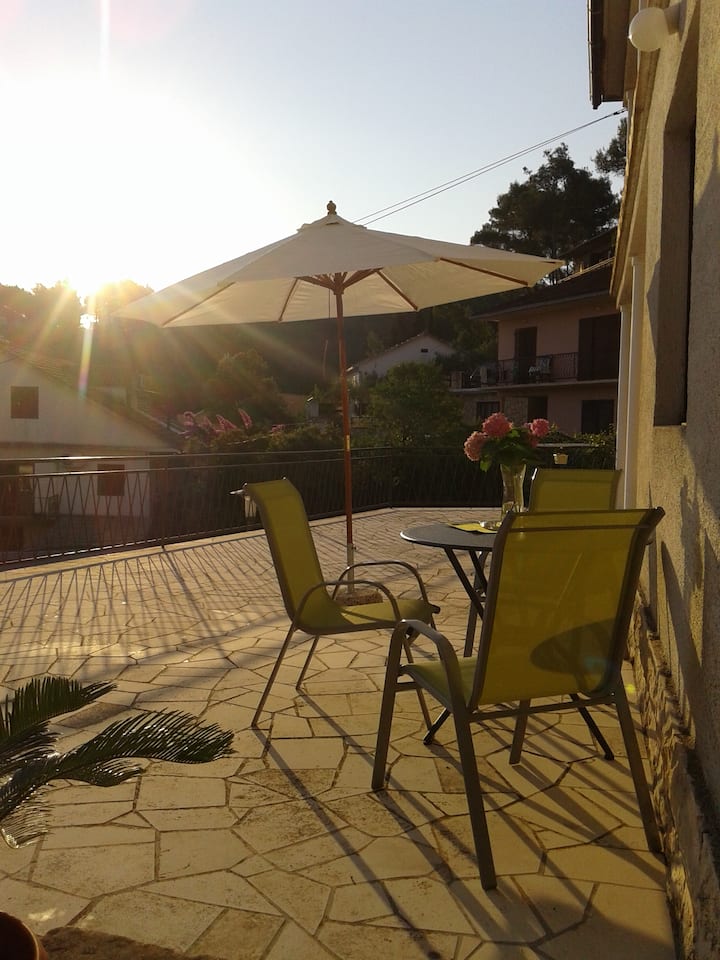 Apartments Beros Jelsa AP2
