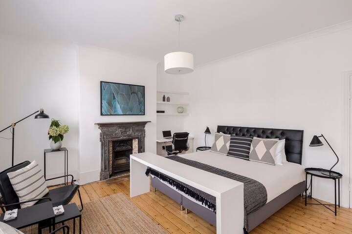 Modern Victorian House NEW LISTING 15min to centre gallery image 5