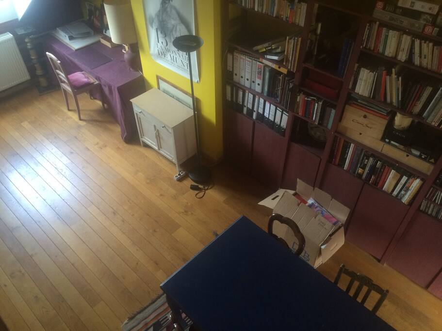 A lot of space to have friends at home