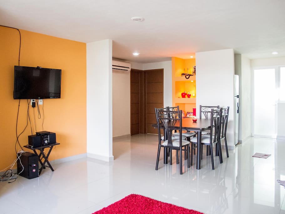 Comedor con servicio para 6 personas