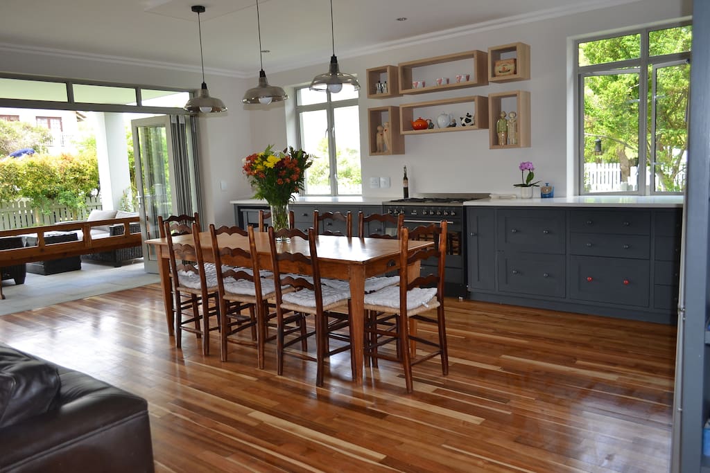 The kitchen opening onto the patio