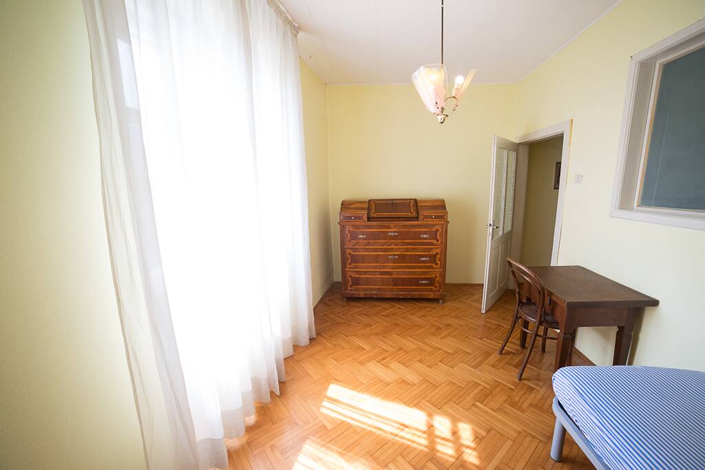 camera da letto singola sud-est