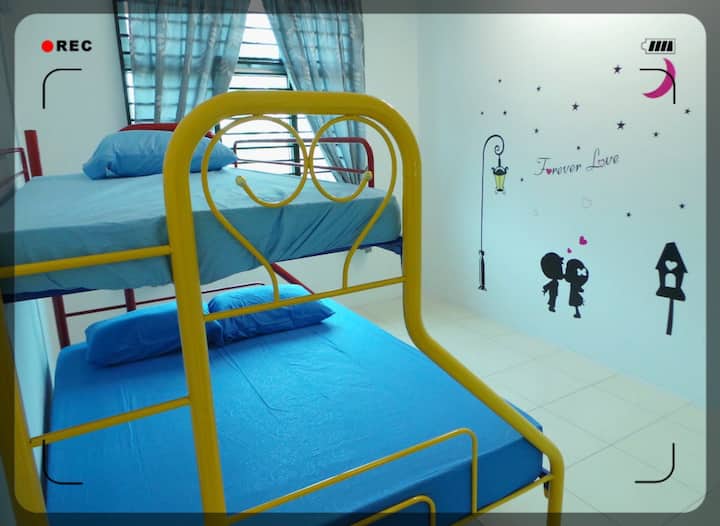 Kluang (Tmn Seri Suria)Homestay 2居銮联成名宿2