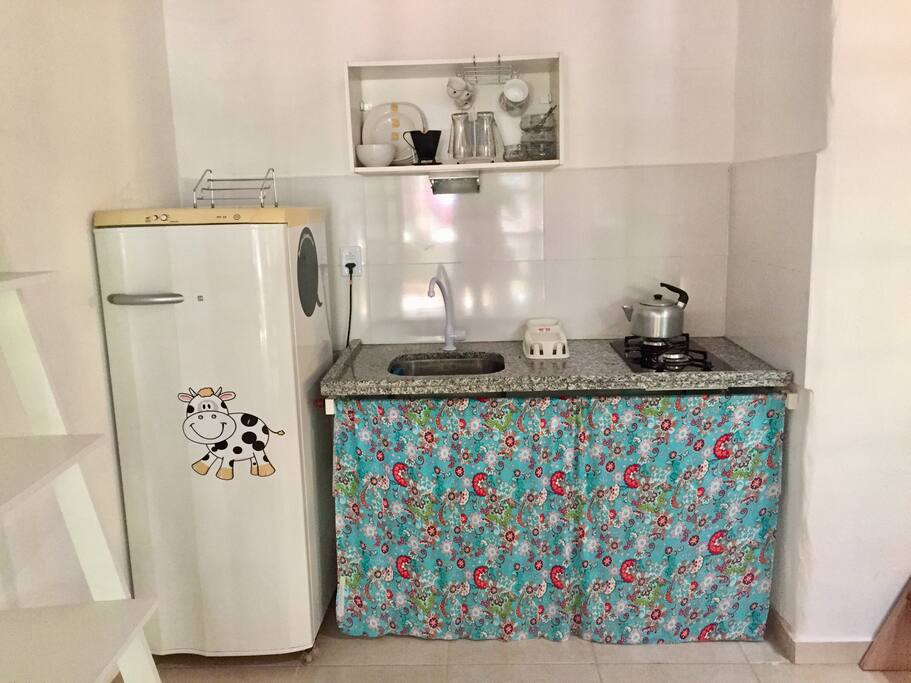 Espaço para cozinhar com utensílios de cozinha