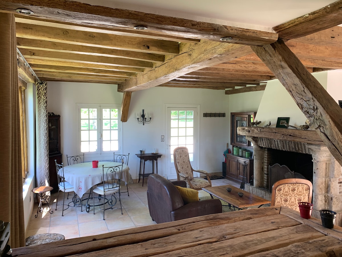Annonce Airbnb populaire: The Sologne Valley Cottages - The Chestnut Tree à Loir Et Cher