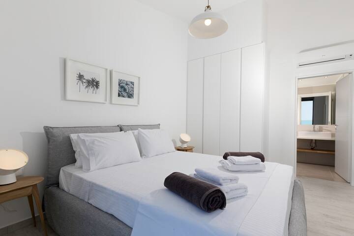 Villa Estella with priv. pool & jacuzzi in Lindos gallery image 2