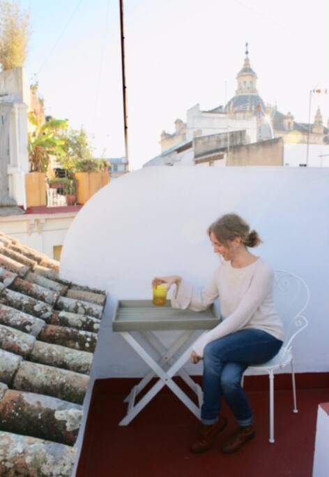La anfitriona en la terraza ;)