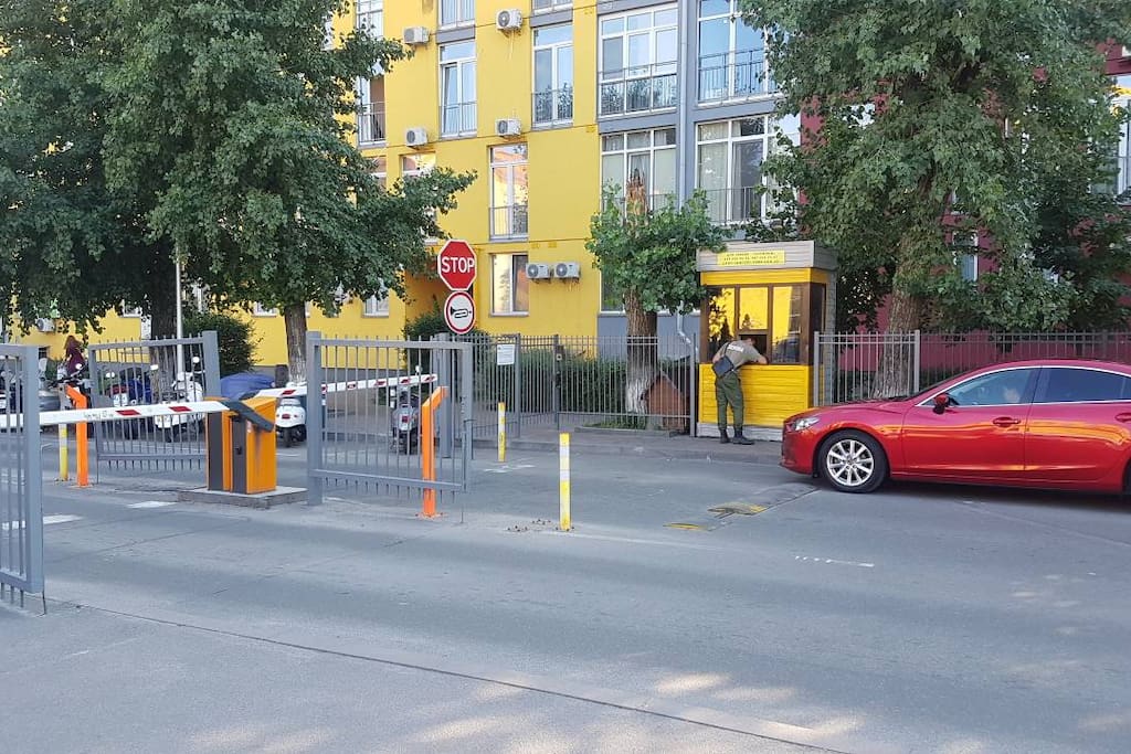 Охраняемые заезды на территорию