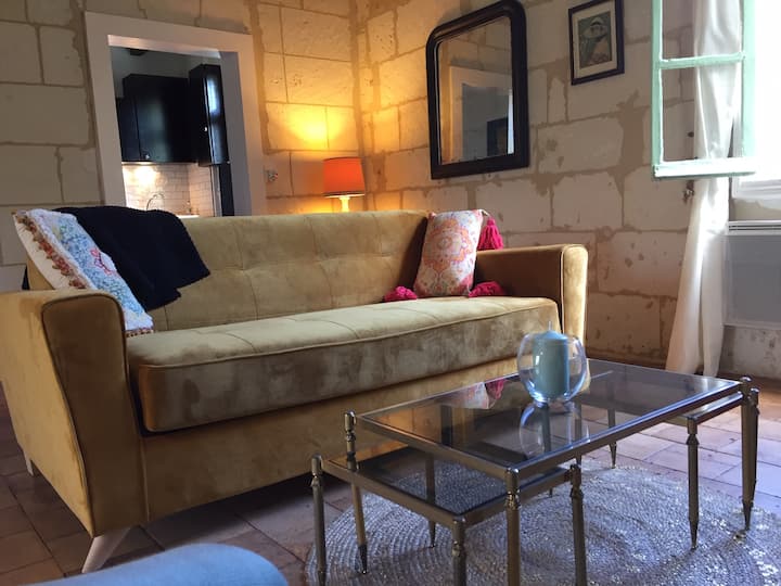 סלון (ספה נפתחת למיטה שנייה אפשרית)