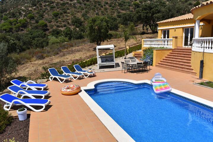 Casa Albera – con piscina y fantásticas vistas gallery image 5