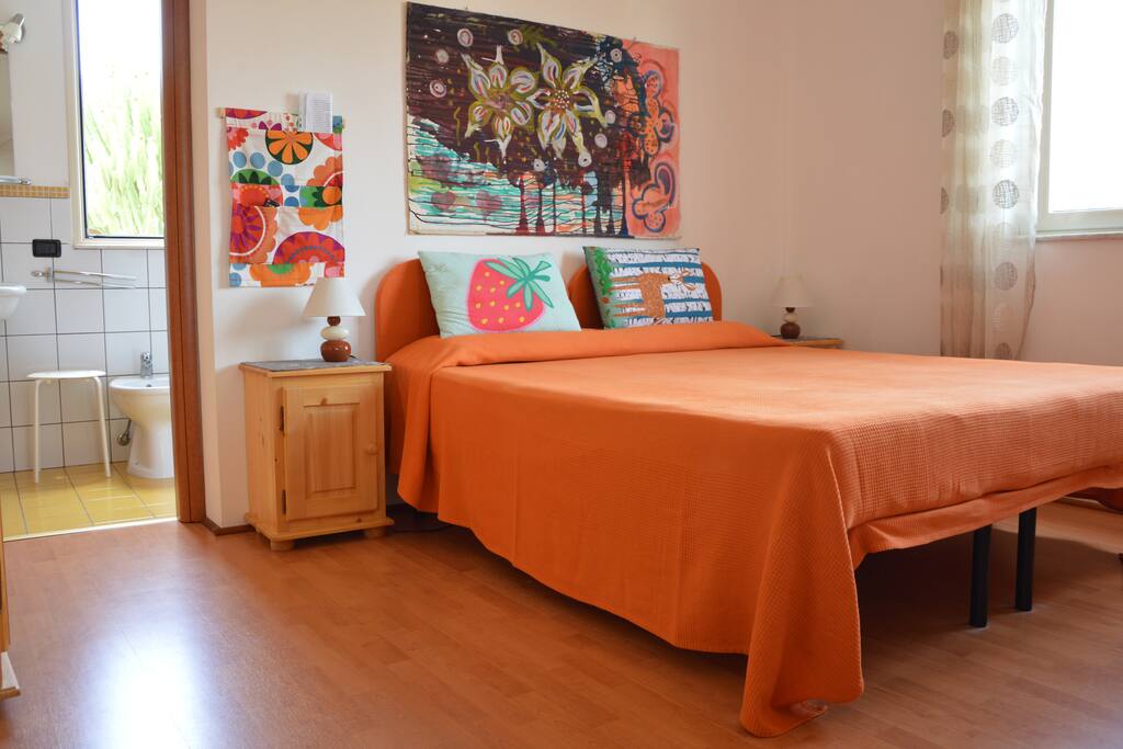 Camera con bagno in stanza