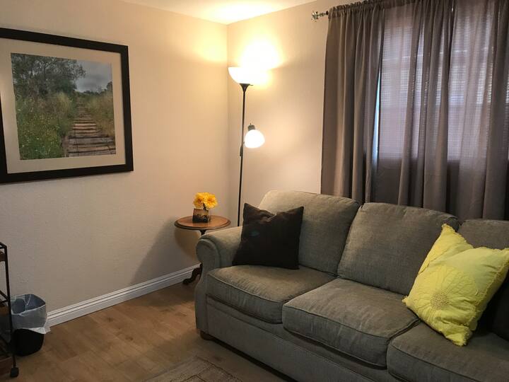 G2M Private guest suite. 8 miles to Sofi/Forum/LAX