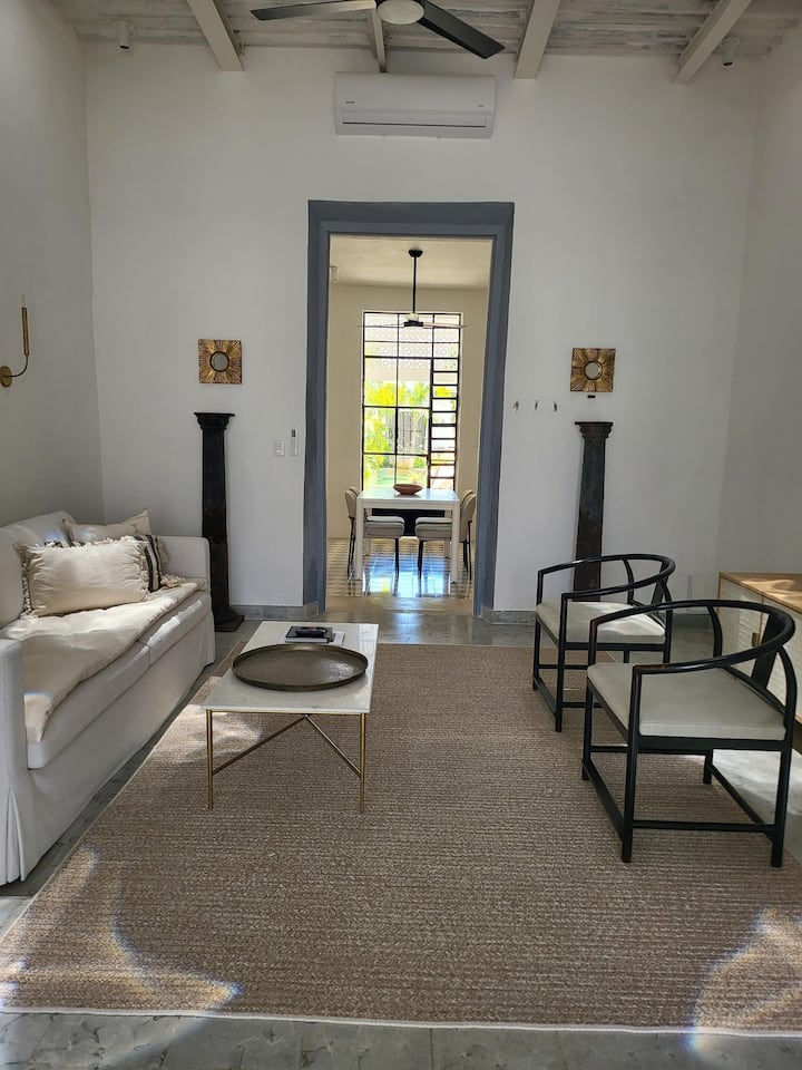Interior Designer’s Centro Merida Retreat - Mérida