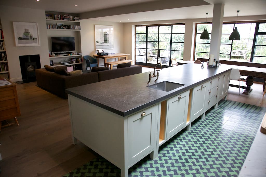 Huge open plan living & kitchen space