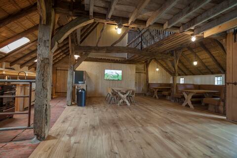 BrinkStee Family Accommodation up to 20 people