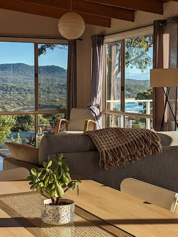 Binalong Bay Escape – Old Salty Shack