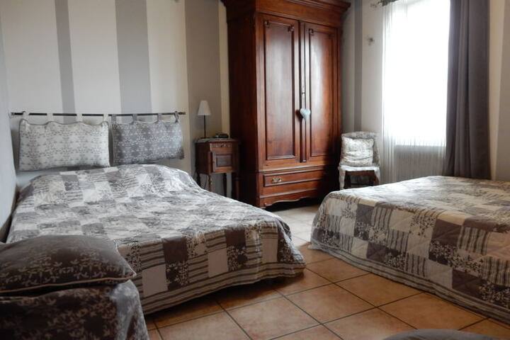 Втора спална соба на горниот кат