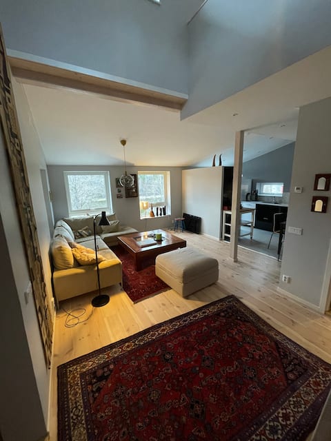 Popular Airbnb listing: Independent exclusive house with private lake deck in Södermanlands