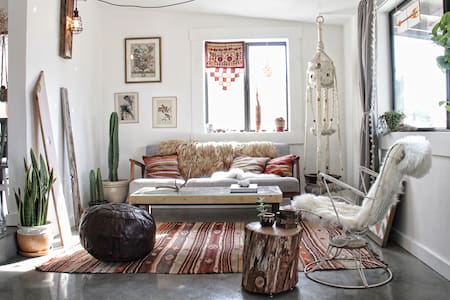 Cabin Cabin Cabin in Joshua Tree