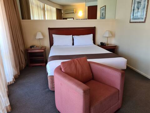 Queen Studio - close to city