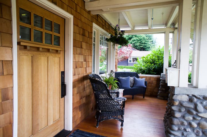 Gladstone Garden Retreat