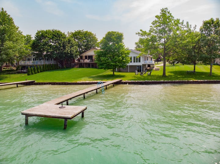 The River Wray Riverfront Home! Houses for Rent in Sombra, Ontario, Canada Airbnb