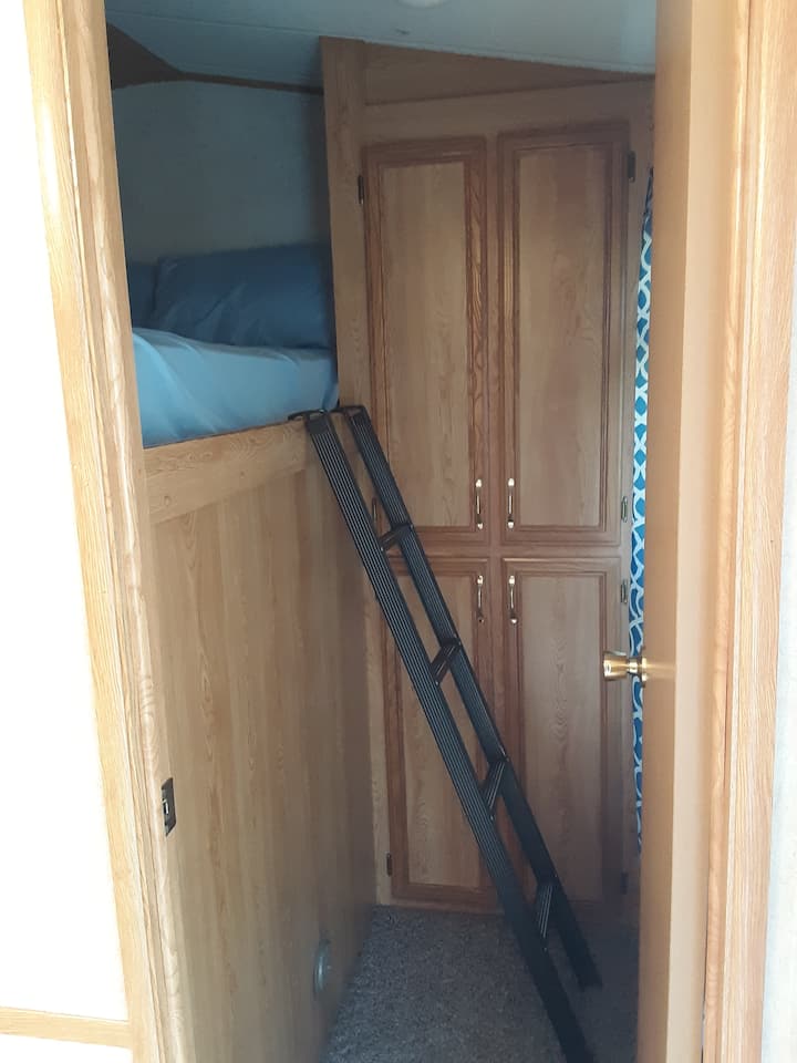 Bedroom 3 with double bed, upper bunk style