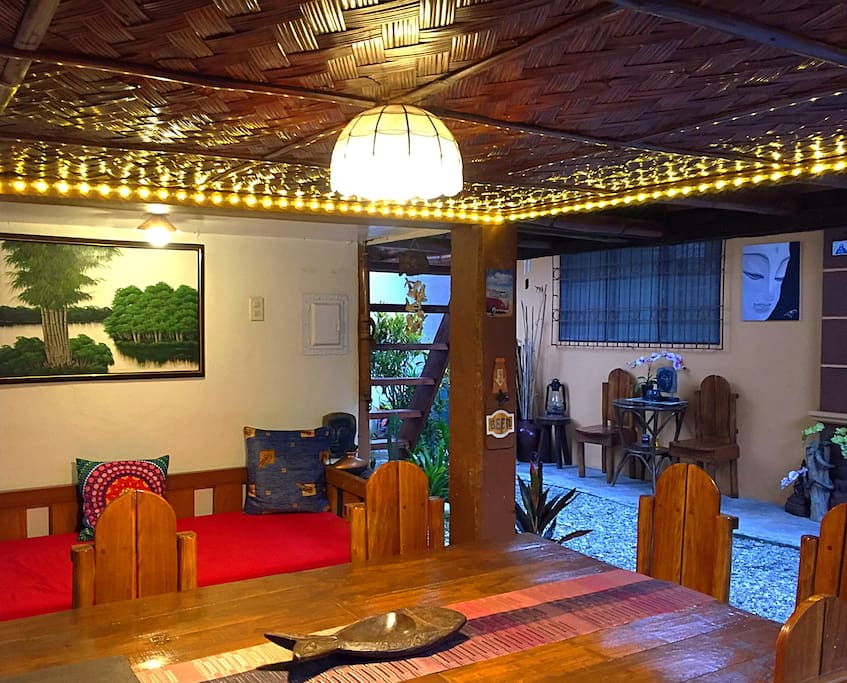 Chi at Puerto Galera (White BeachGuest House) Houses for Rent in