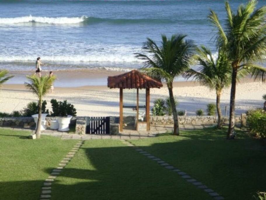 vista para a praia e saída do Condomínio