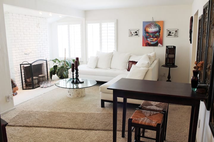 Beautiful room in Pasadena home