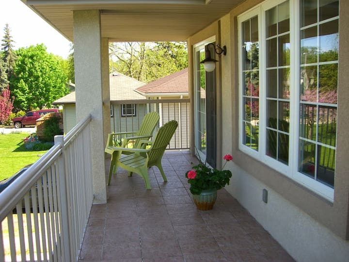 Anne's Retreat Villa Lake Erie Houses for Rent in Essex, Ontario