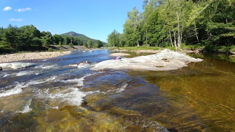 Successful Airbnb property: Charming Farmhouse near High Peaks/Lake Placid in Wilmington