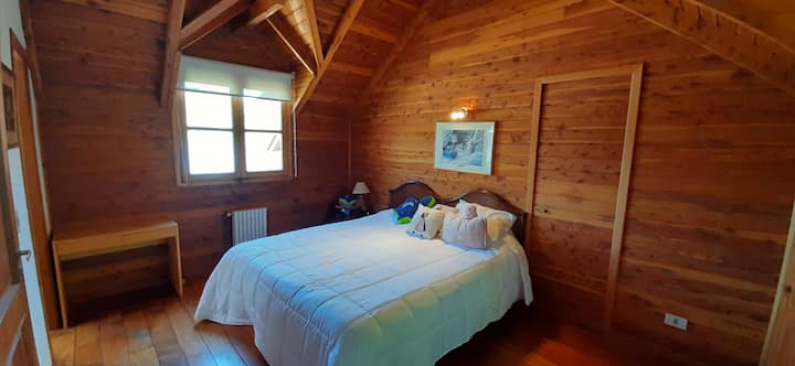 Izba na poschodí. Dvojlôžka sú voliteľné. 