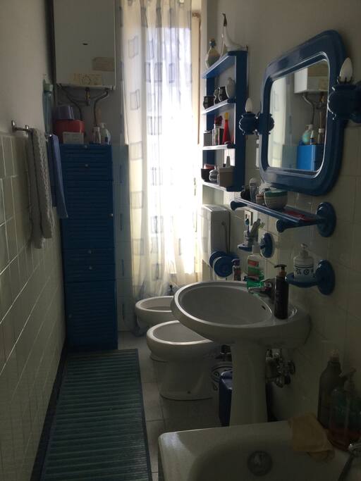 Vivo da sola in una casa molto semplice ma confortevole
