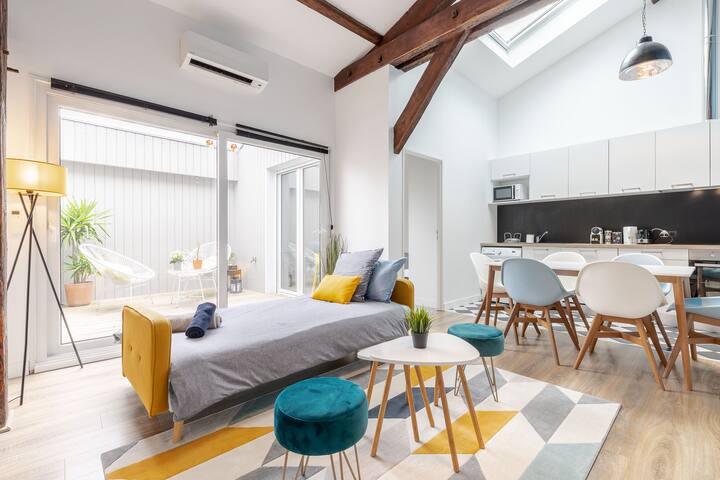 El sofá es convertible en cama de 1 plaza