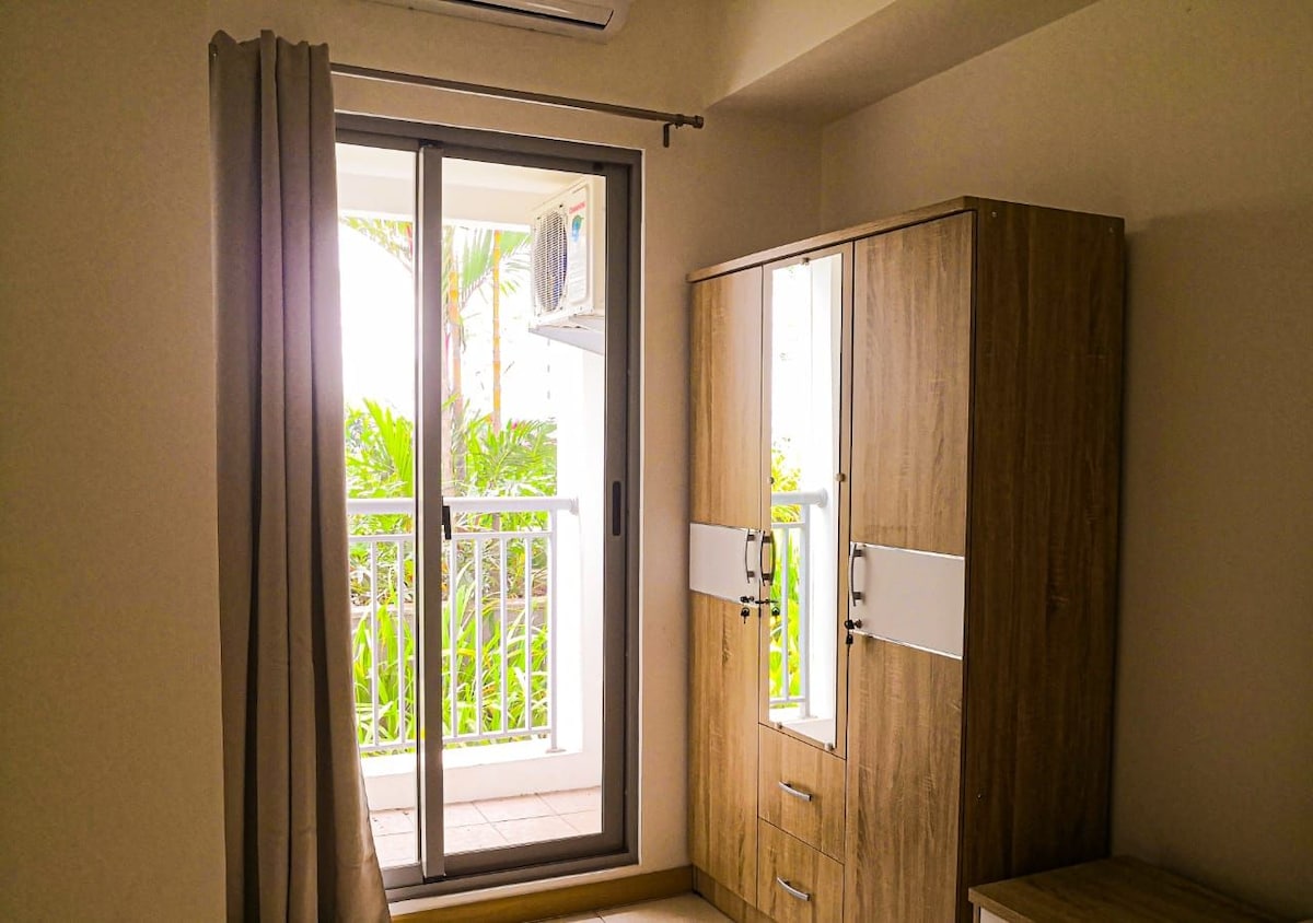 Ormar (dostupan u spavaćoj sobi majstora i junior) 