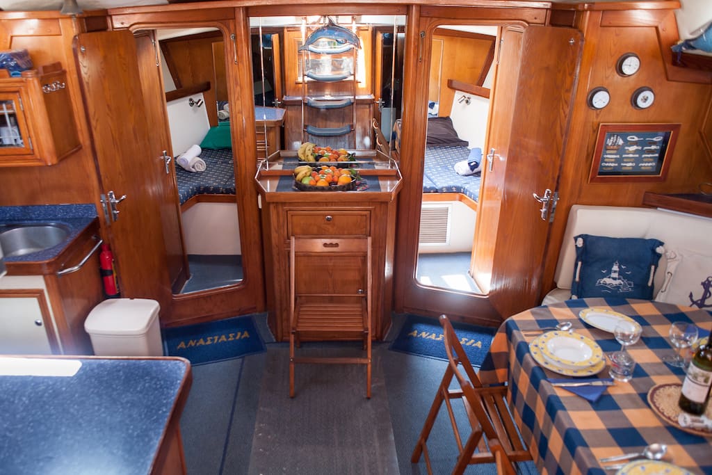 SALOON