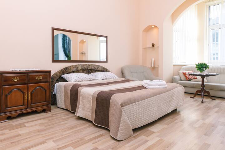 Near the Main Christmas tree/ Myhailivskyi Lane