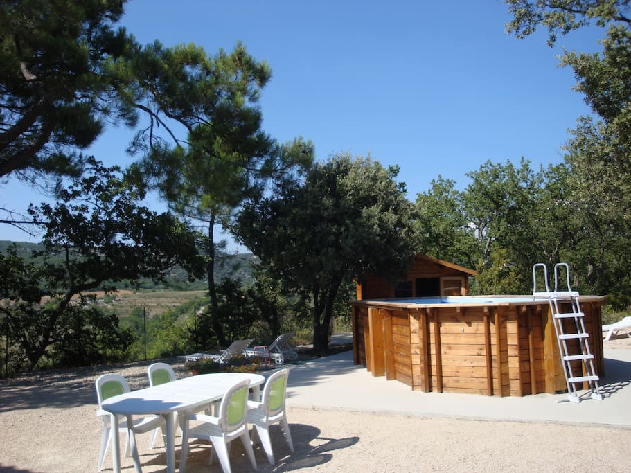 Votre espace repas dans le jardin