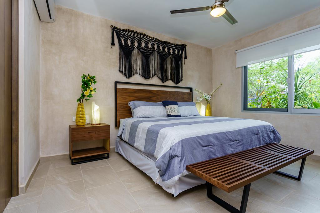 חדר שינה עם מיטת קינג סייז נוחה מאוד