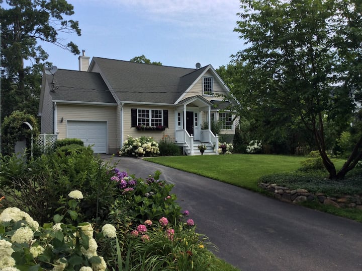 Charming Cape Close to the Ocean