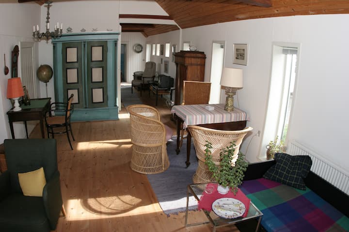 Sala de estar vista desde el oeste