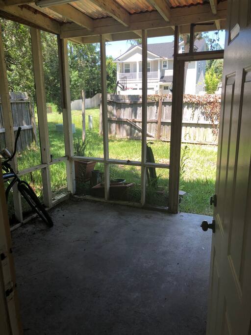 Screened in back yard