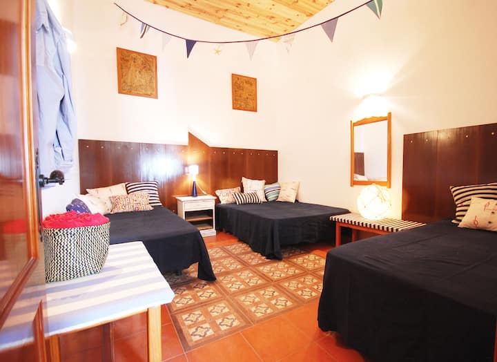 Një krevat dopio dhe dy krevate tek