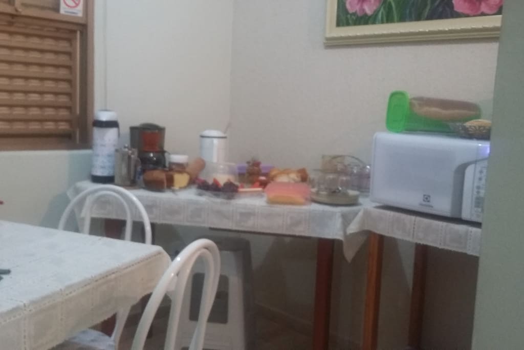 Mesa com café da manhã