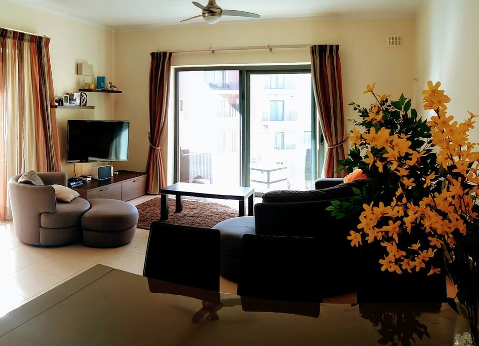 Living / dining area