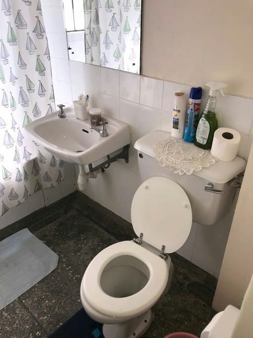 Bathroom & toilet