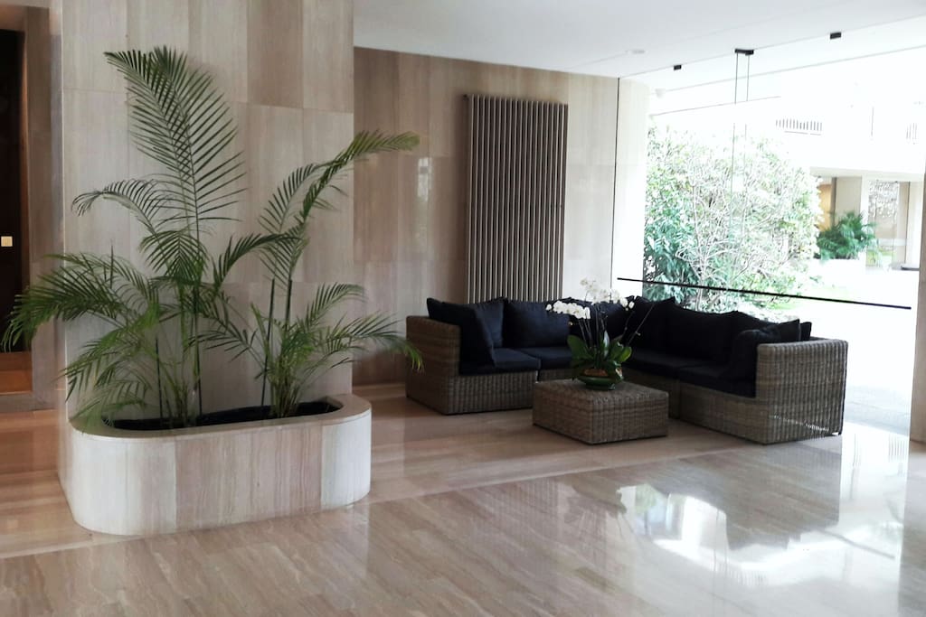 Main Hall - High level residency-