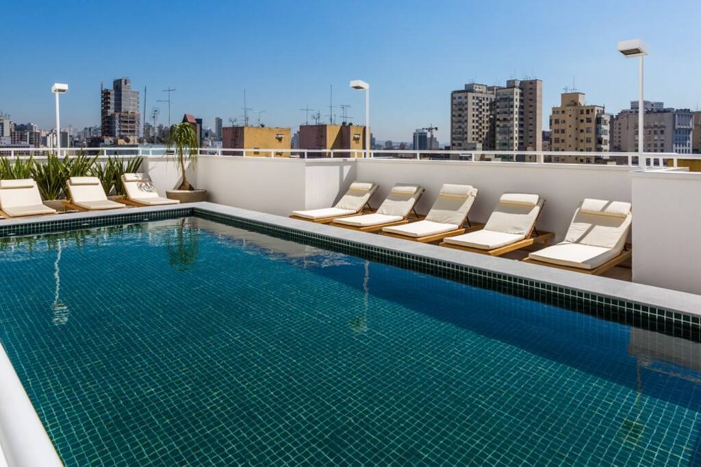 Piscina no 12º Andar