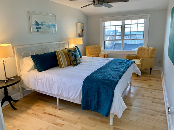 Ննջասենյակ թիվ2- ԹԱԳԱՎՈՐ